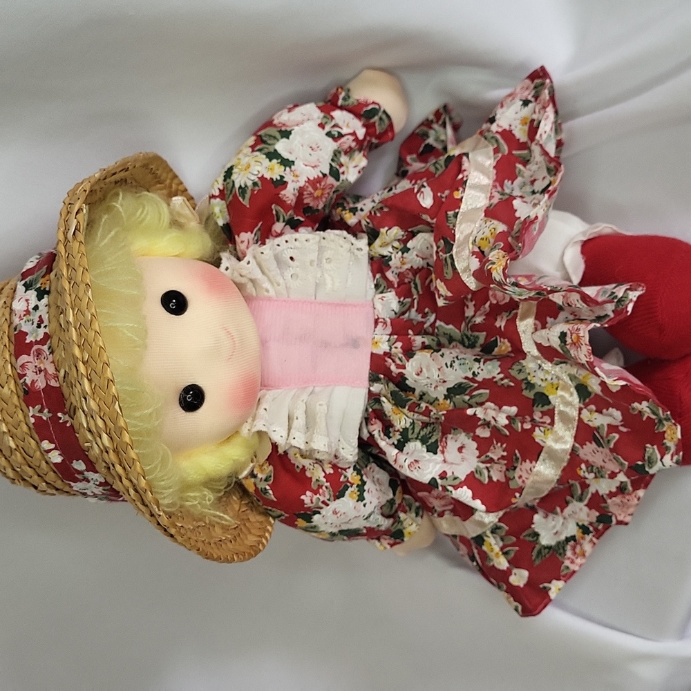 Musical Motion Doll Vintage 1990's ragdoll plays music moves head